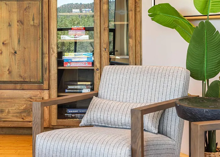 Panoramic Views, Game Room, Pool, Hot Tub!
