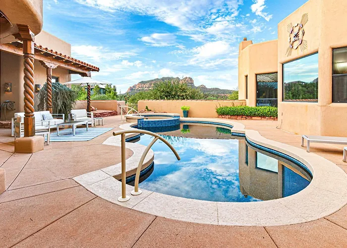 Panoramic Views, Game Room, Pool, Hot Tub! Holiday home