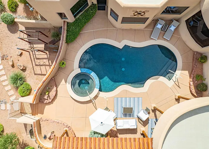 Panoramic Views, Game Room, Pool, Hot Tub! Holiday home