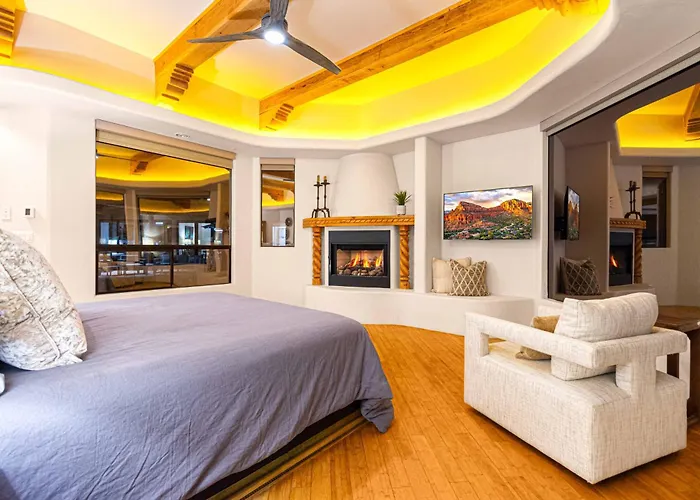 Holiday home Panoramic Views, Game Room, Pool, Hot Tub!