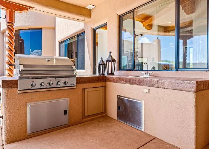 Panoramic Views, Game Room, Pool, Hot Tub! Holiday home Sedona