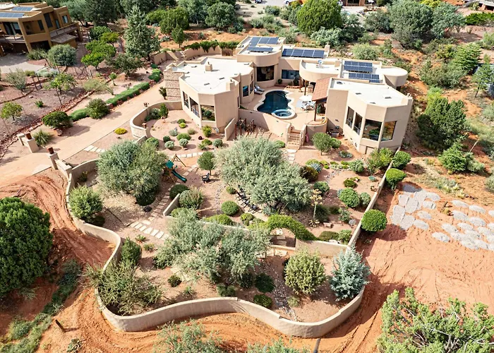 Panoramic Views, Game Room, Pool, Hot Tub! Holiday home *